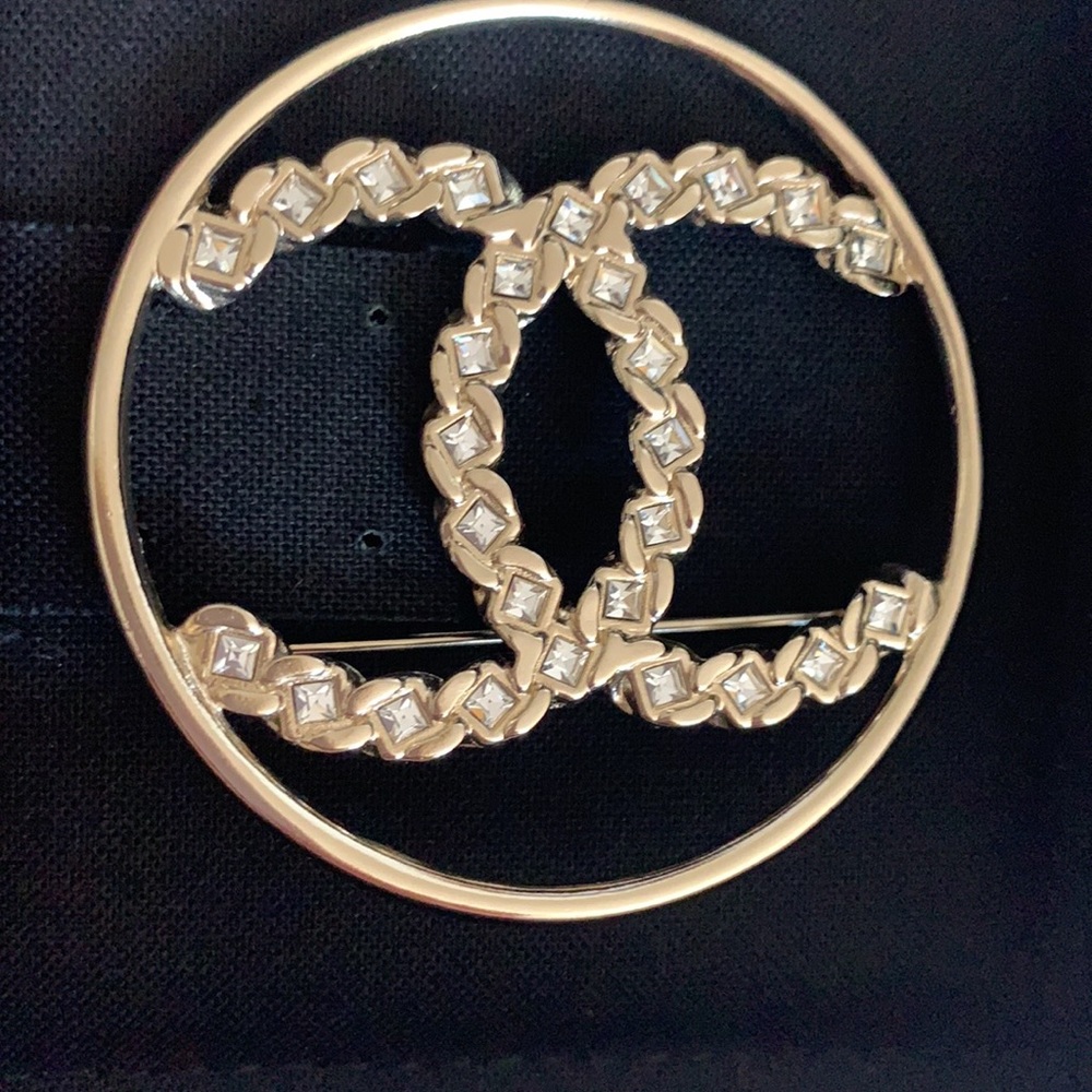 Chanel pin - Picture 2 of 2